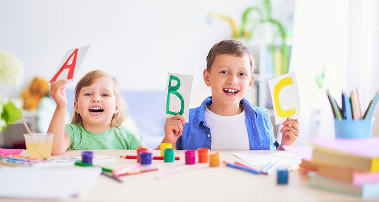 آموزش زبان به کودکان